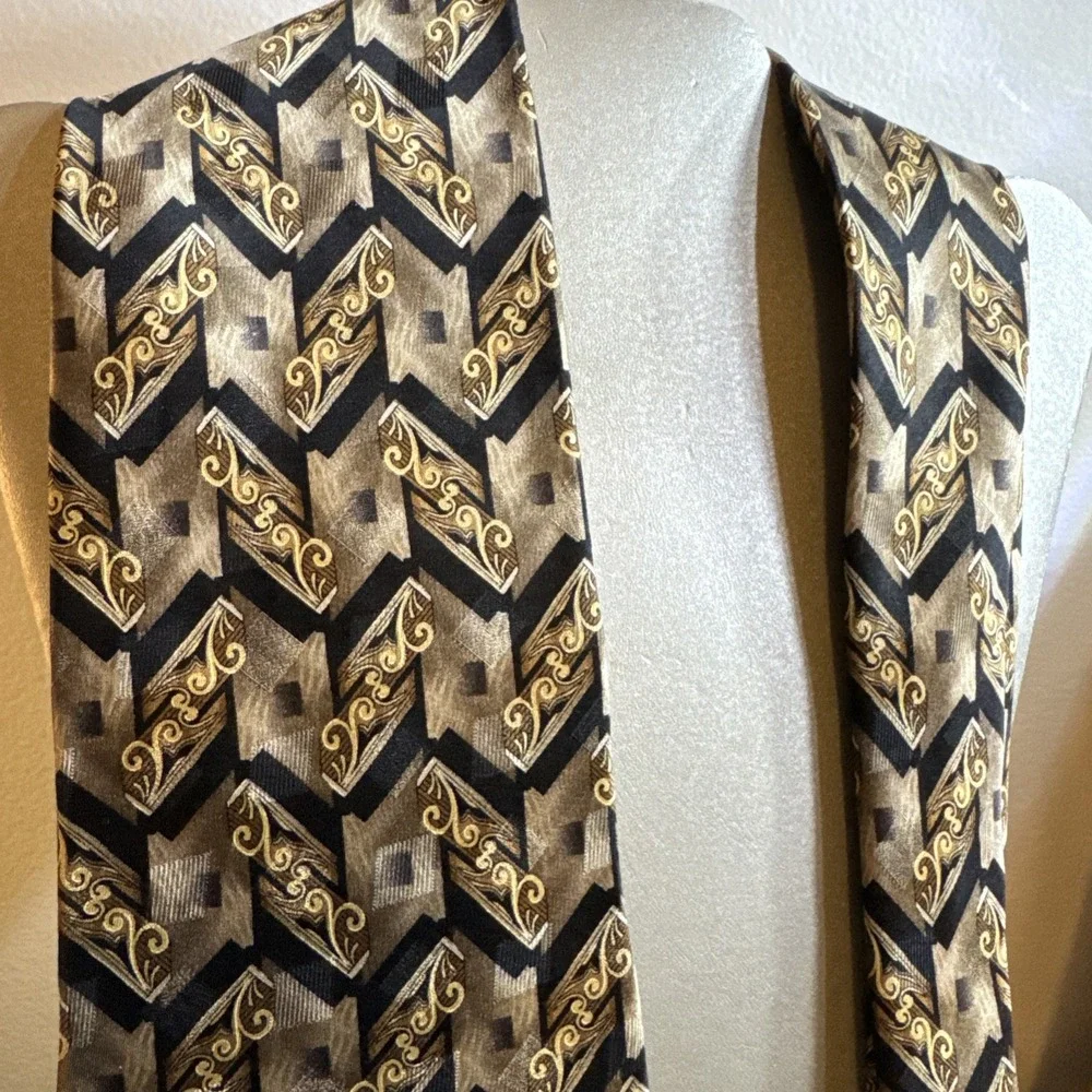 Pierre Cardin Silver Gold Black‎ Classic 58